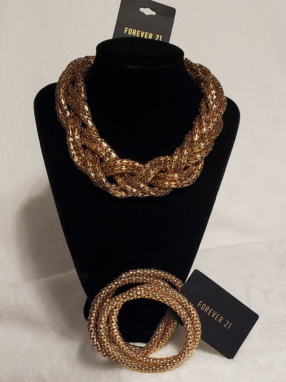2 pc set  "Forever 21"  gold color necklace and bracelet, New with tags!